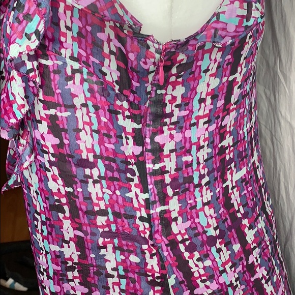 Attention Ruffle Front Top - Picture 4 of 8